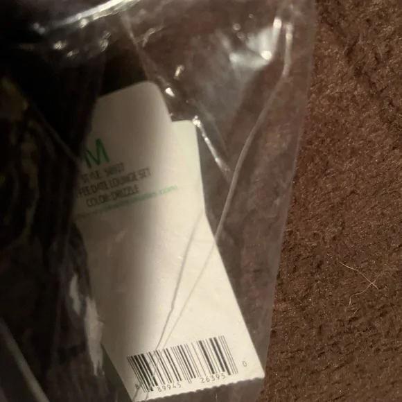 NWT-Cozy pants and shirt sleepwear - Picture 7 of 8